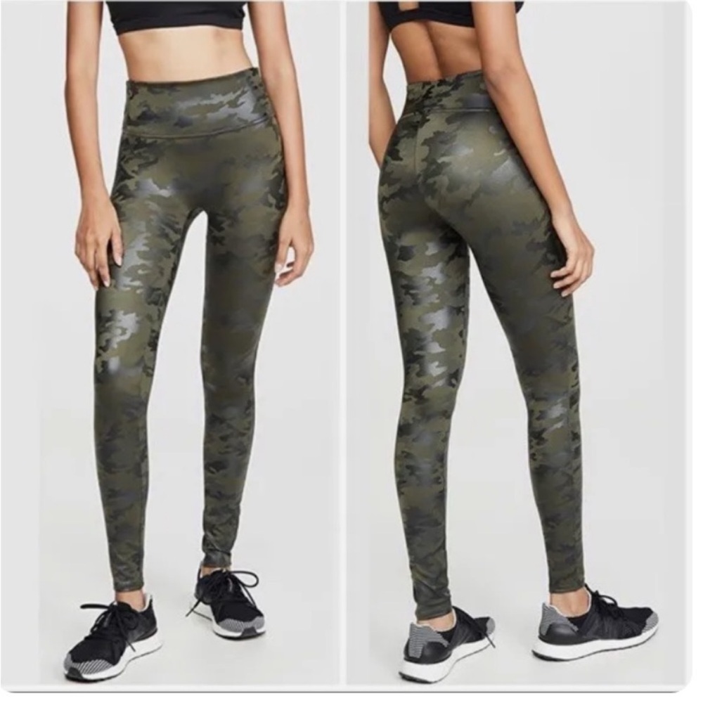 SPANX Camouflage Leggings medium size camouflage green